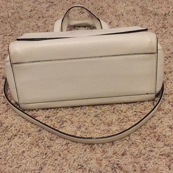 Kate Spade Bow satchel - Picture 4 of 7